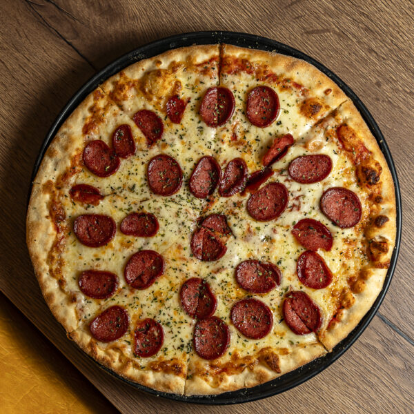 Pizza salami turco